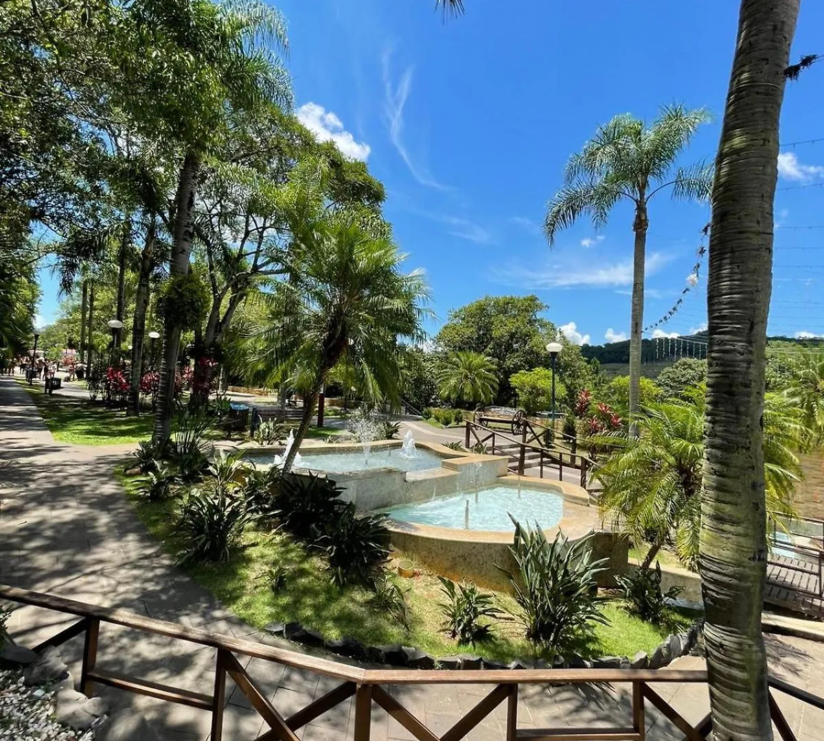 Apto Lirio Do Vale - 3 Quartos -Apto Espacoso Com Varanda E Vista Para O Vale - Ao Lado Do Parque Termal! Piratuba Apartamento